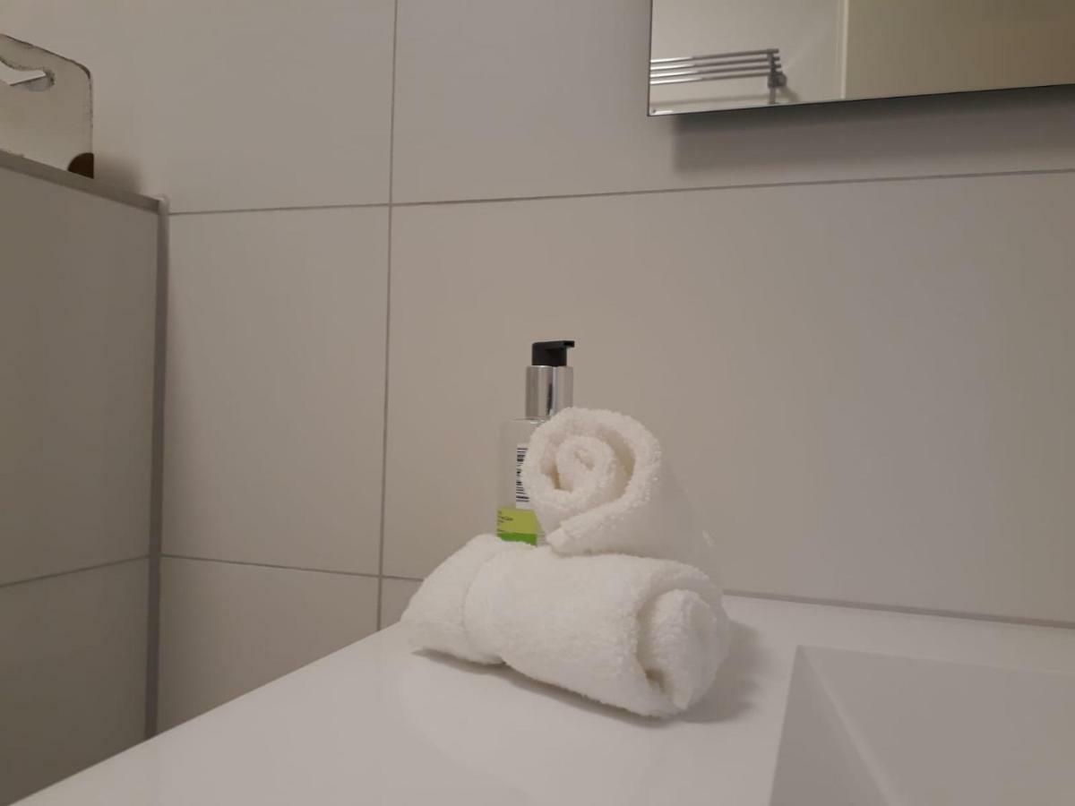 Petit Bagage 2019 Neueroeffnung Apartment Sankt Augustin Bagian luar foto